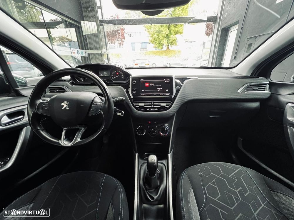 Peugeot 2008 1.2 PureTech Allure - 17