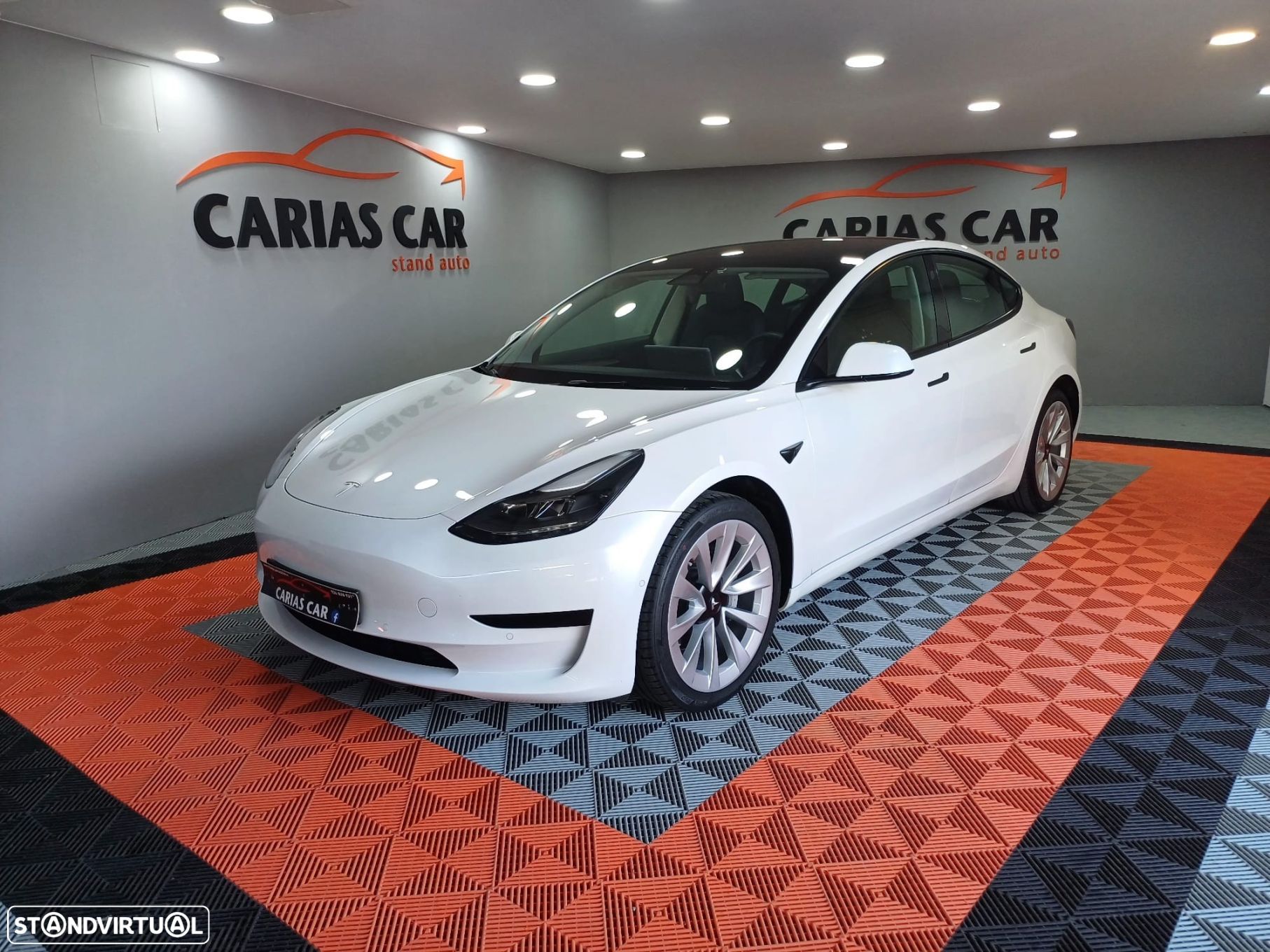 Tesla Model 3 - 1