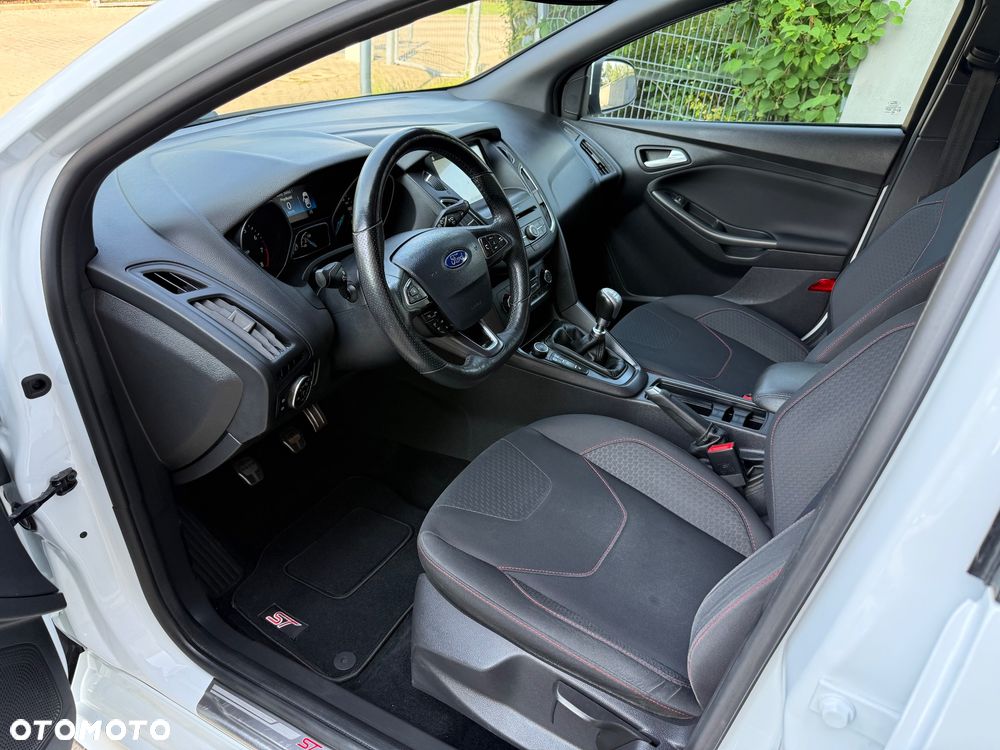 Ford Focus 1.5 EcoBoost STart-Stopp-System ST-LINE - 10