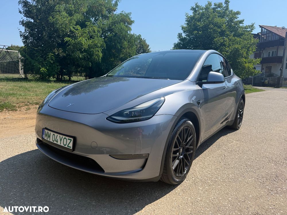 Tesla Model Y - 2
