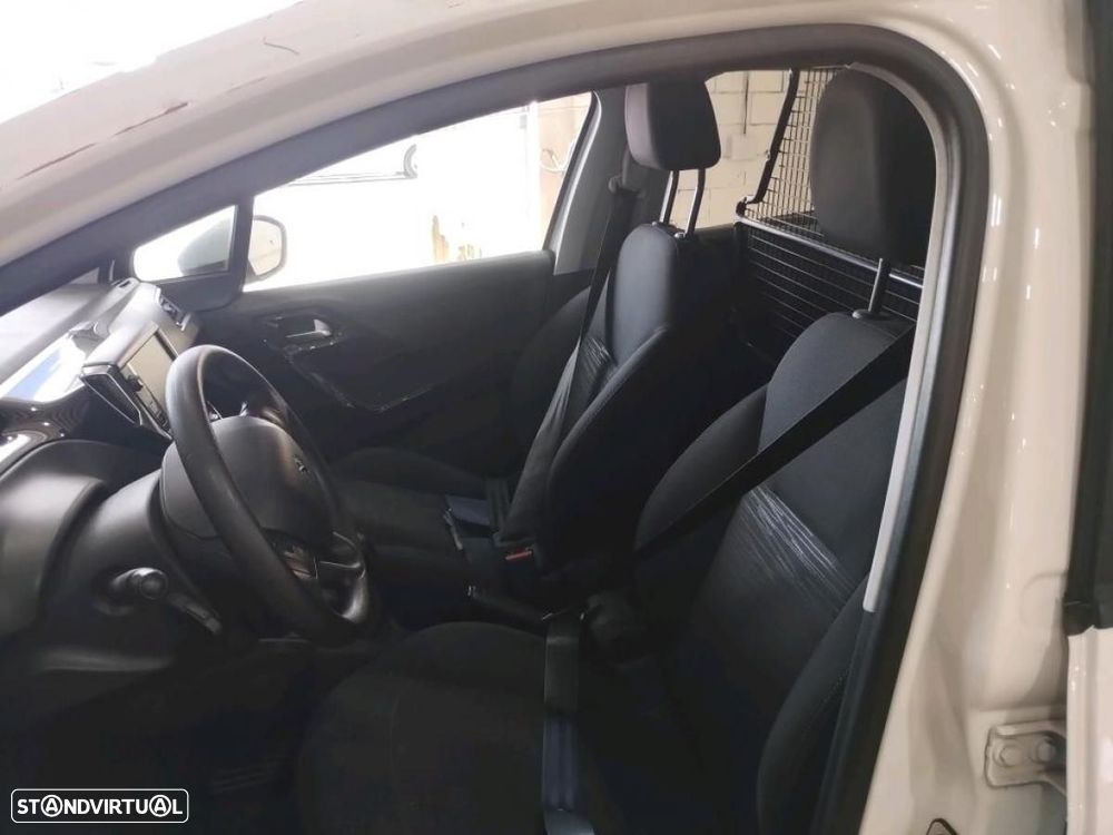 Peugeot 208 Van - 4