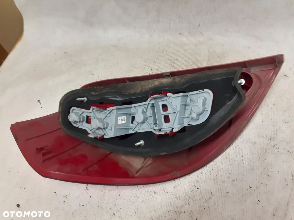 .  TYL TYLNA LAMPA PRAWA MERCEDES A W169 - 3