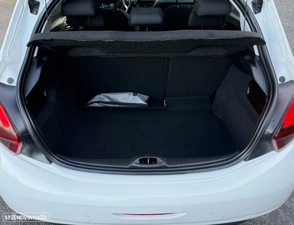 Peugeot 208 1.5 BlueHDi Signature - 28