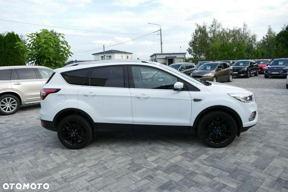Ford Kuga 1.5 EcoBoost 2x4 Titanium - 16