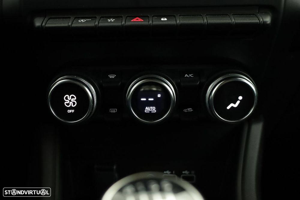 Renault Captur 1.0 TCe Techno Bi-Fuel - 13