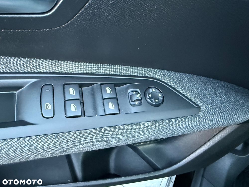 Peugeot 3008 1.2 PureTech Active Pack S&S - 12