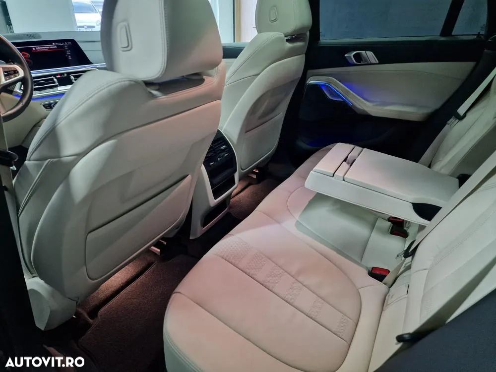 BMW X6 xDrive40i AT MHEV - 24
