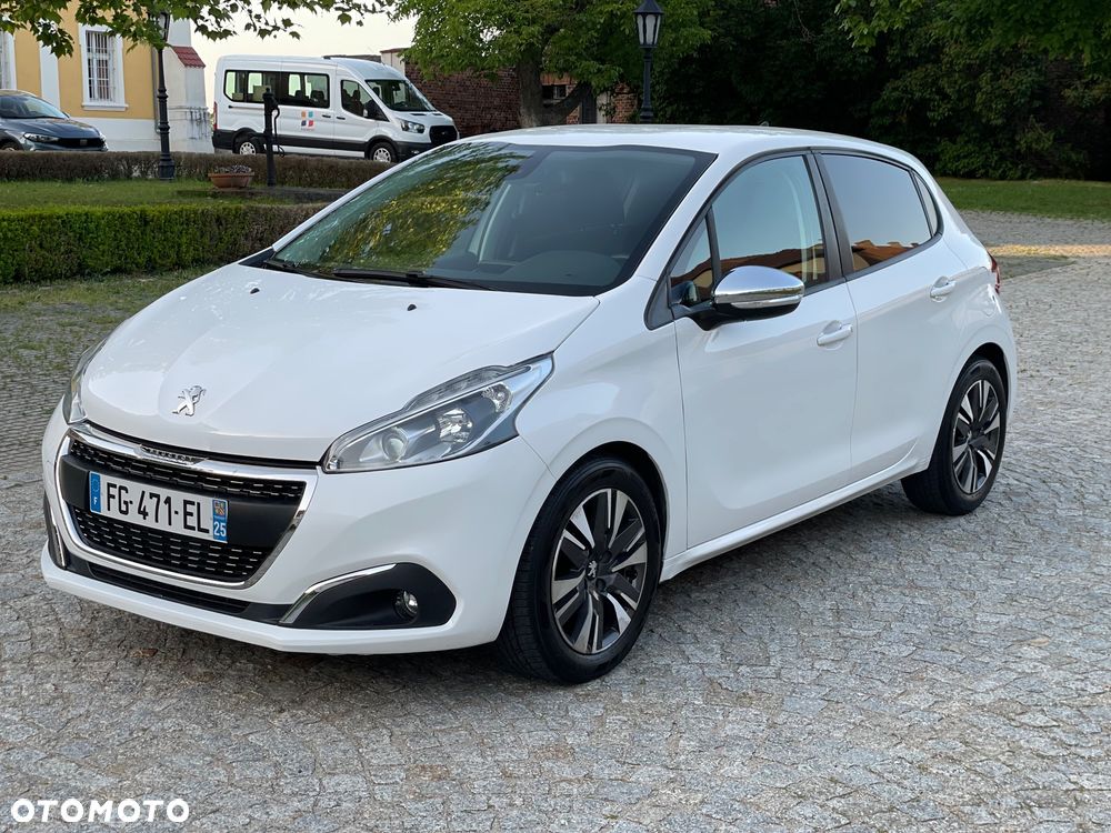 Peugeot 208 1.2 PureTech GPF Signature S&S - 4