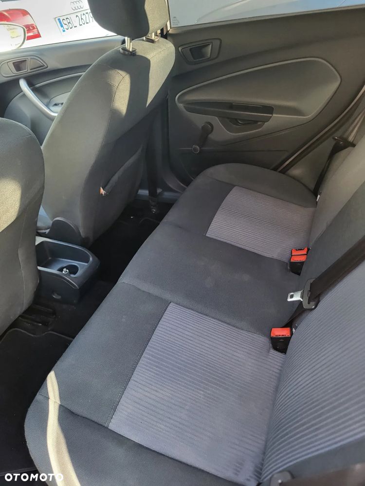 Ford Fiesta 1.4 Champions Edition - 11