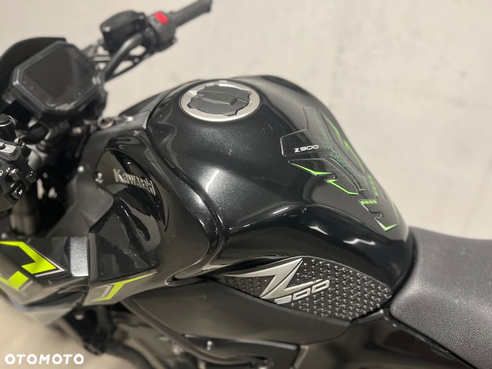 Kawasaki Z 900 - 12