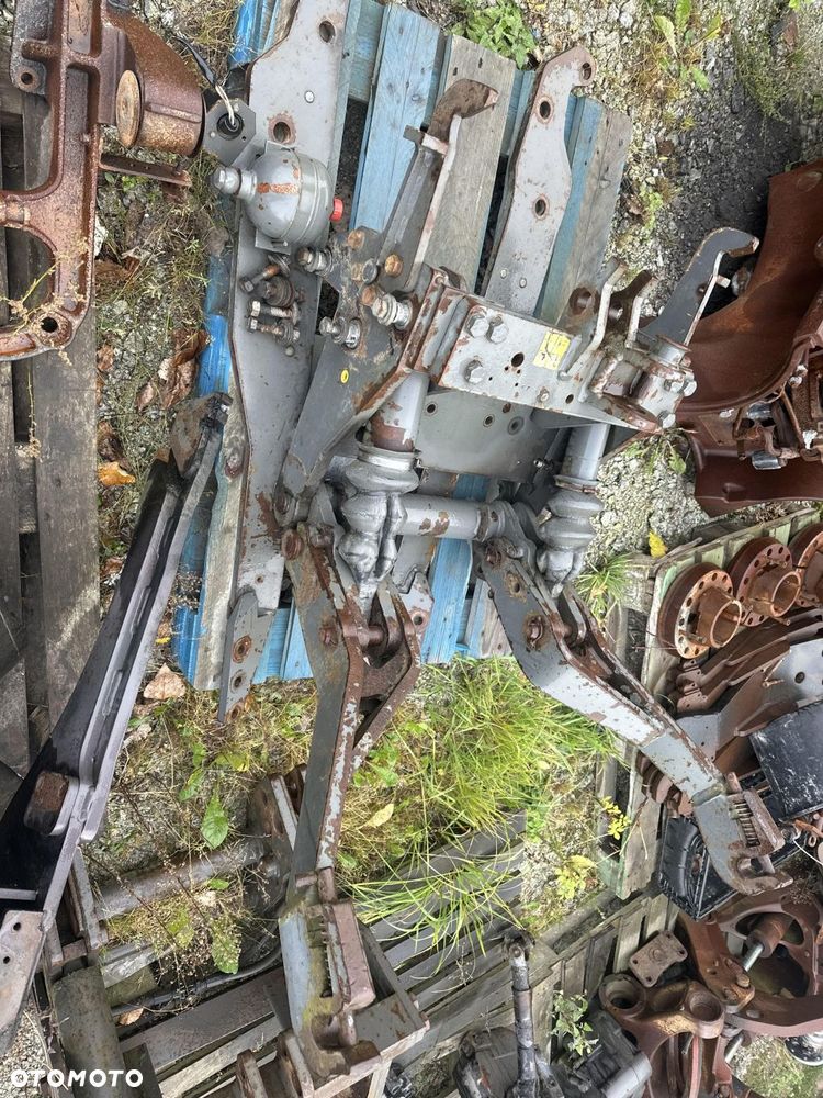 Fendt 309 - 312 przedni tuz przedni podnośnik - 3