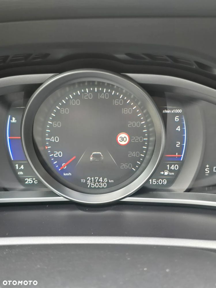 Volvo V40 - 2