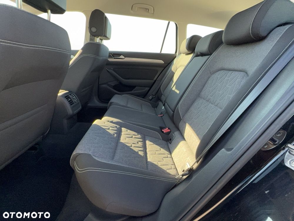 Volkswagen Passat - 28
