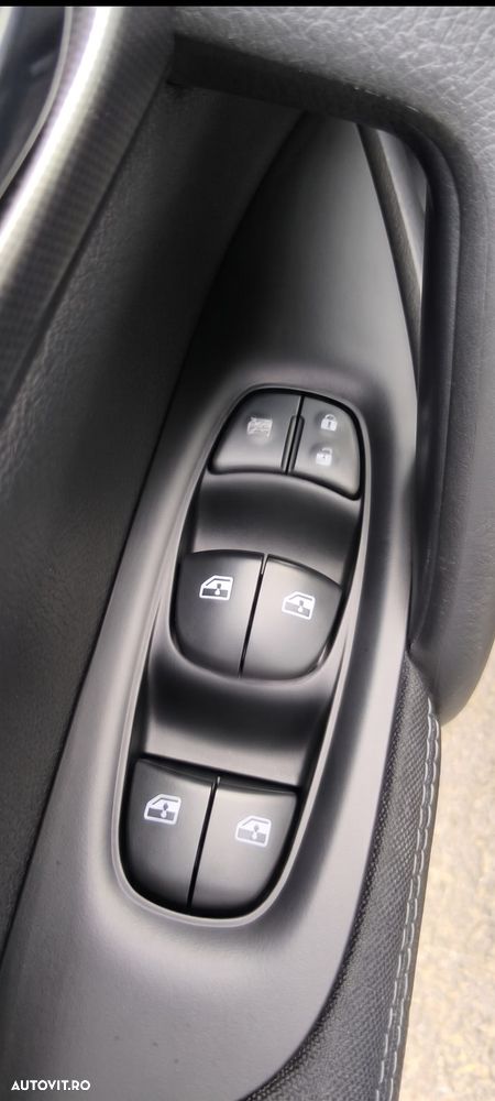 Nissan Qashqai 1.2 DIG-T Start/Stop N-Connecta - 12