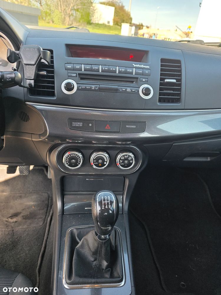 Mitsubishi Lancer 1.8 Intense - 10
