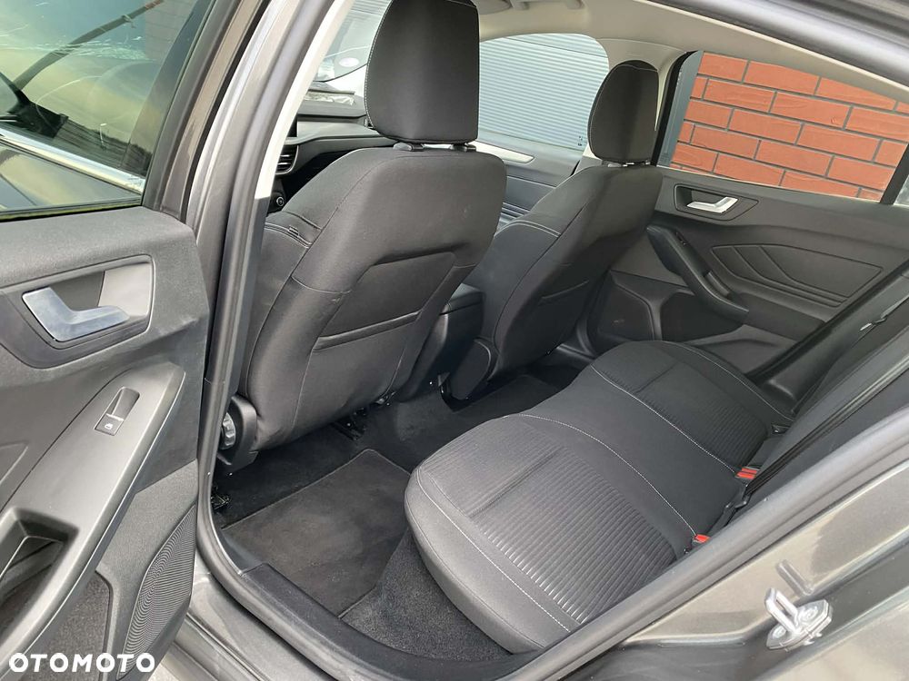 Ford Focus 1.0 EcoBoost mHEV Connected - 16