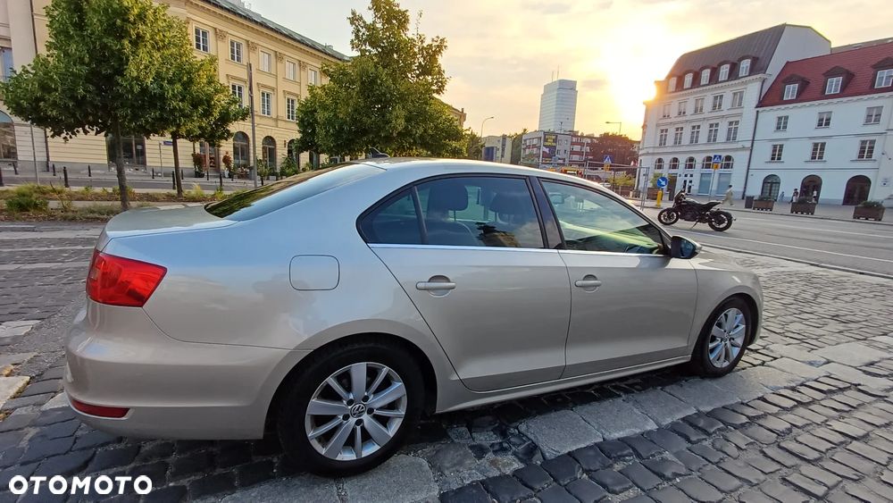 Volkswagen Jetta 1.4 TSI Highline - 10
