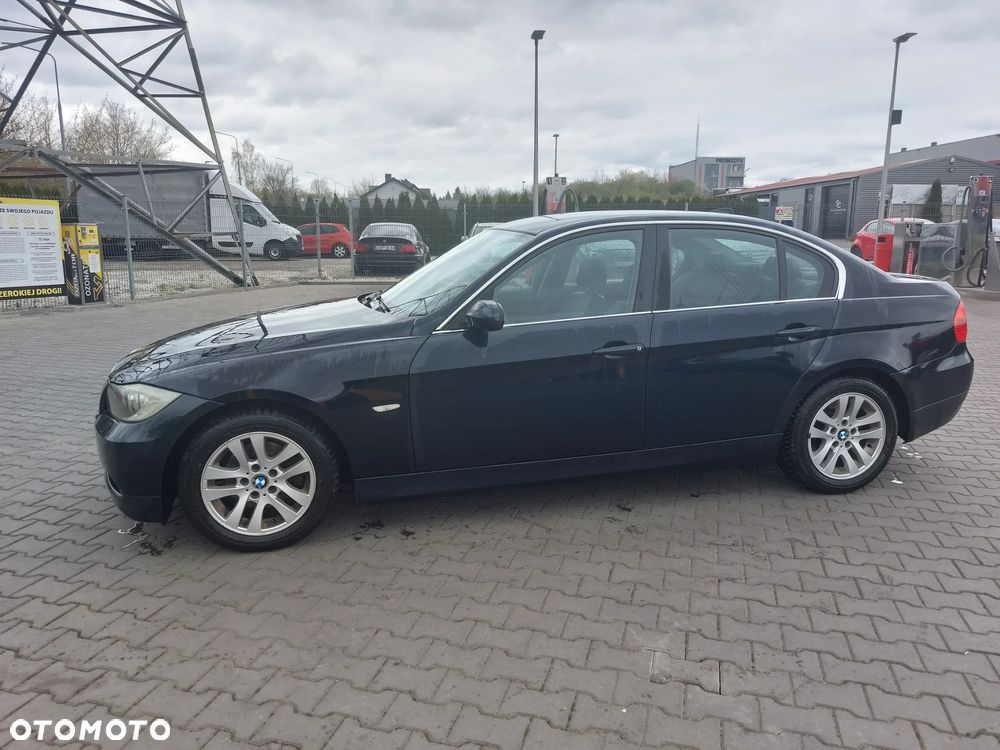 BMW Seria 3 325i - 2