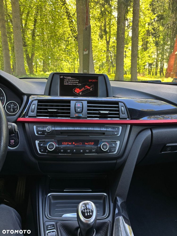 BMW Seria 3 320d Sport Line - 15