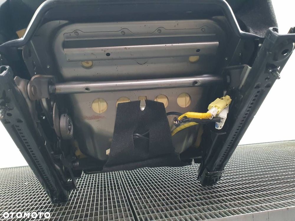 FOTEL PRAWY PASAŻERA SUZUKI SX4 S-CROSS JY EUROPA - 7