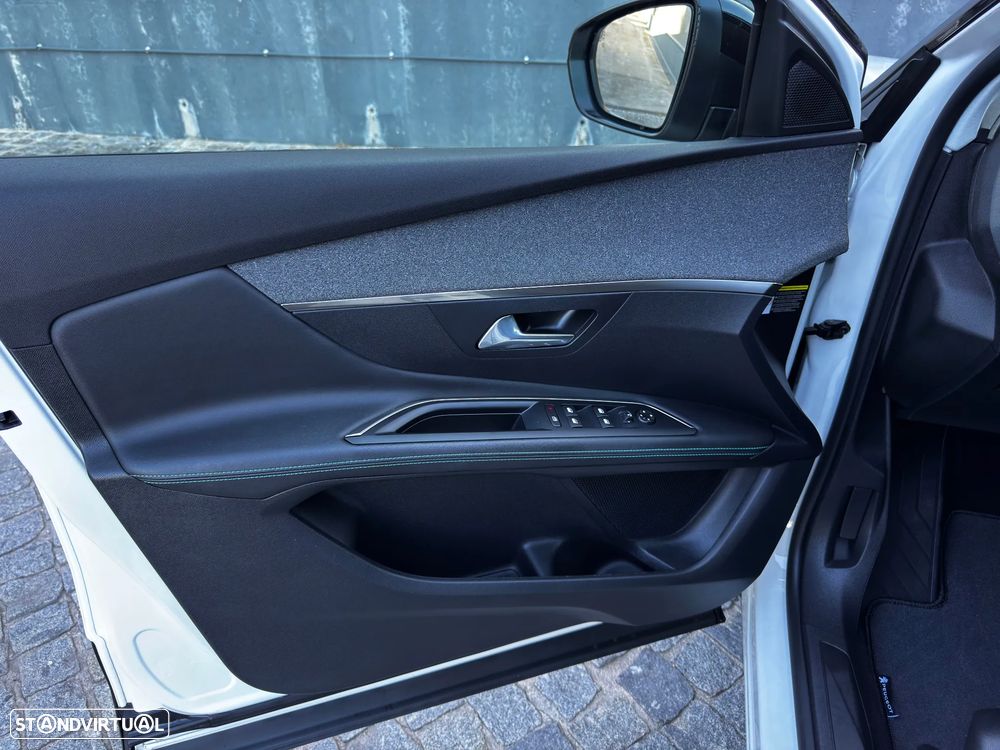 Peugeot 3008 1.6 Hybrid Allure e-EAT8 - 14
