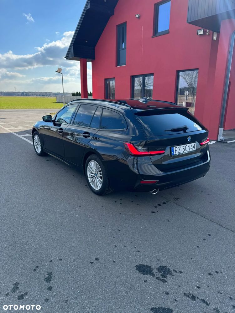 BMW Seria 3 320d Sport Line - 11