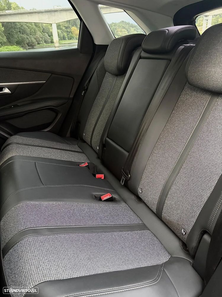 Peugeot 3008 225 e-EAT8 Allure Pack - 13