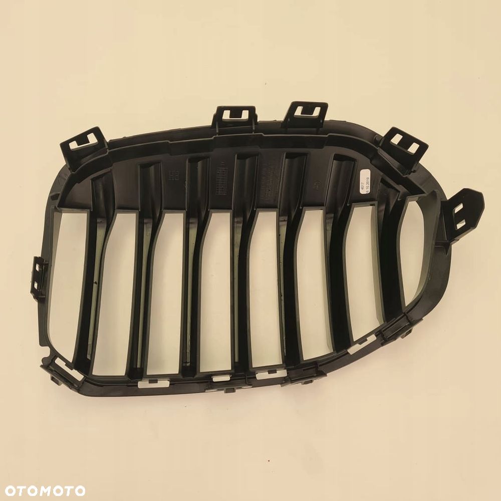 grill atrapa nerki przód bmw 1 f40 7450957 - 3