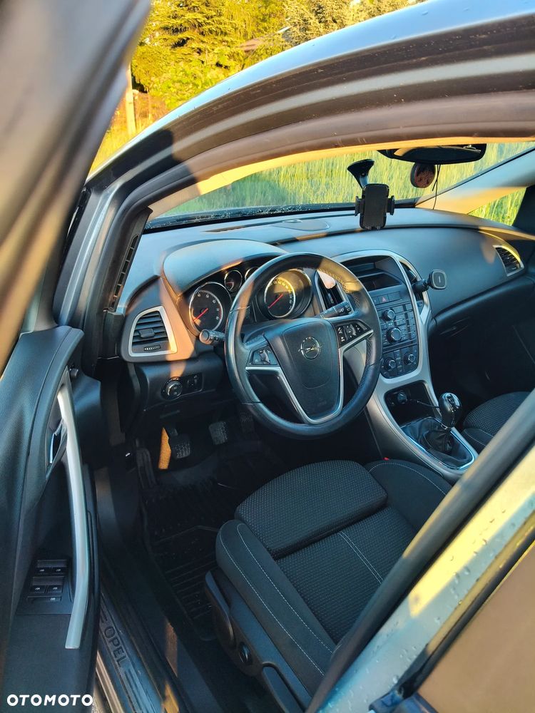 Opel Astra 1.4 T Cosmo - 14