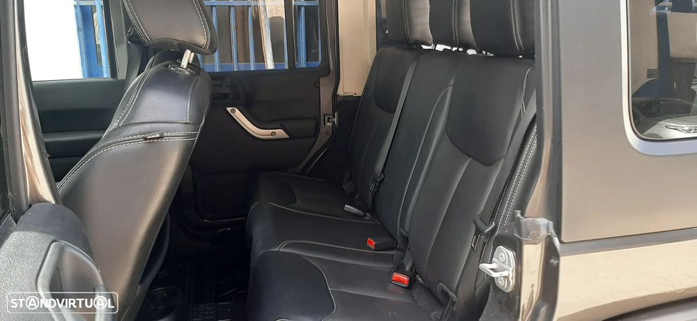 Jeep Wrangler - 16