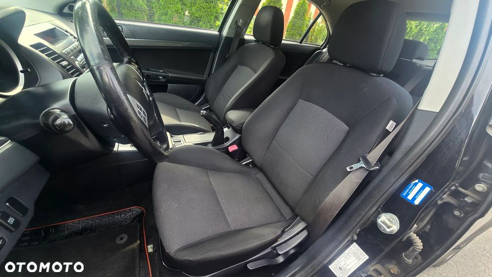 Mitsubishi Lancer 1.8 Intense - 17