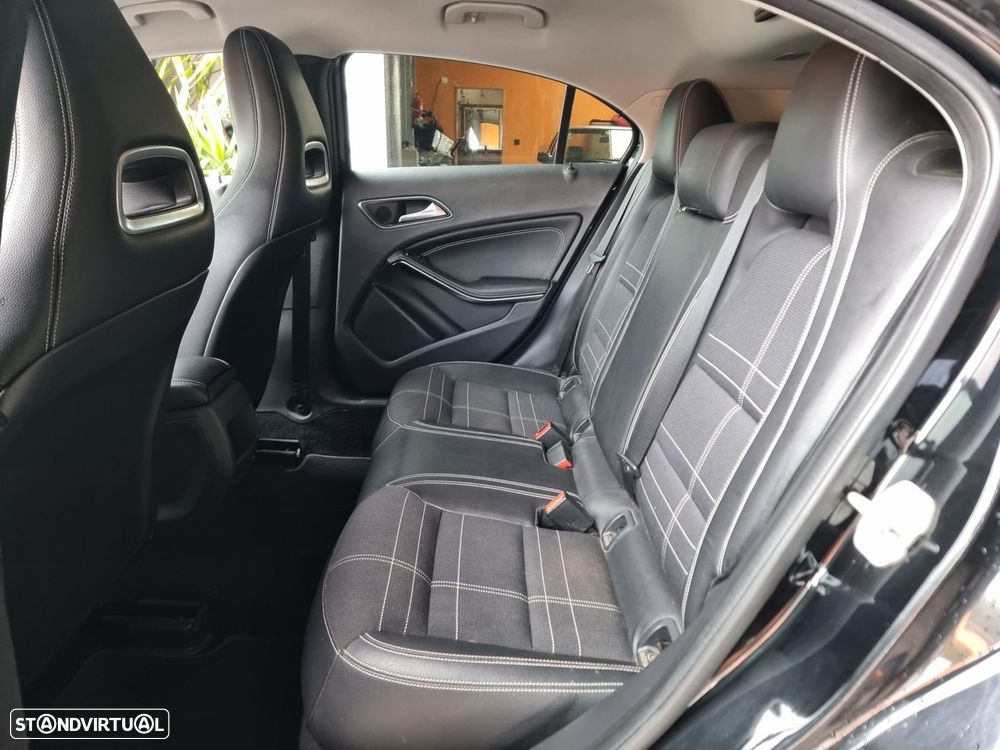 Mercedes-Benz A 180 - 4
