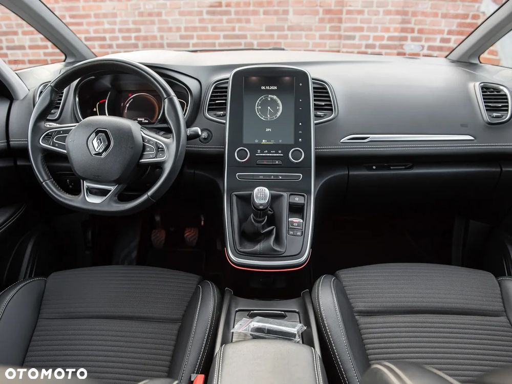 Renault Grand Scenic - 27