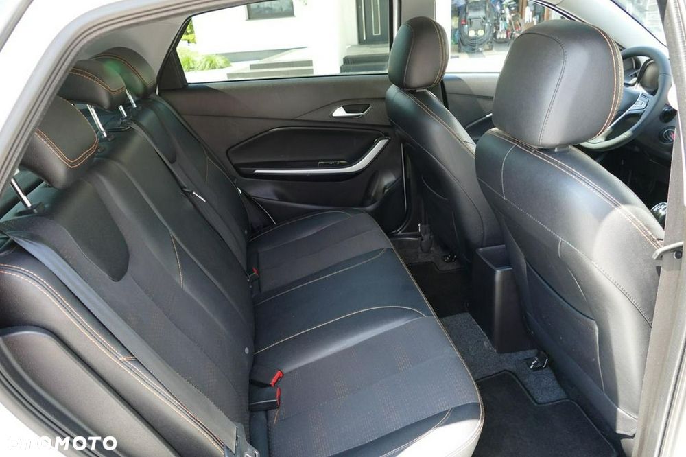 Volkswagen T-Roc - 32