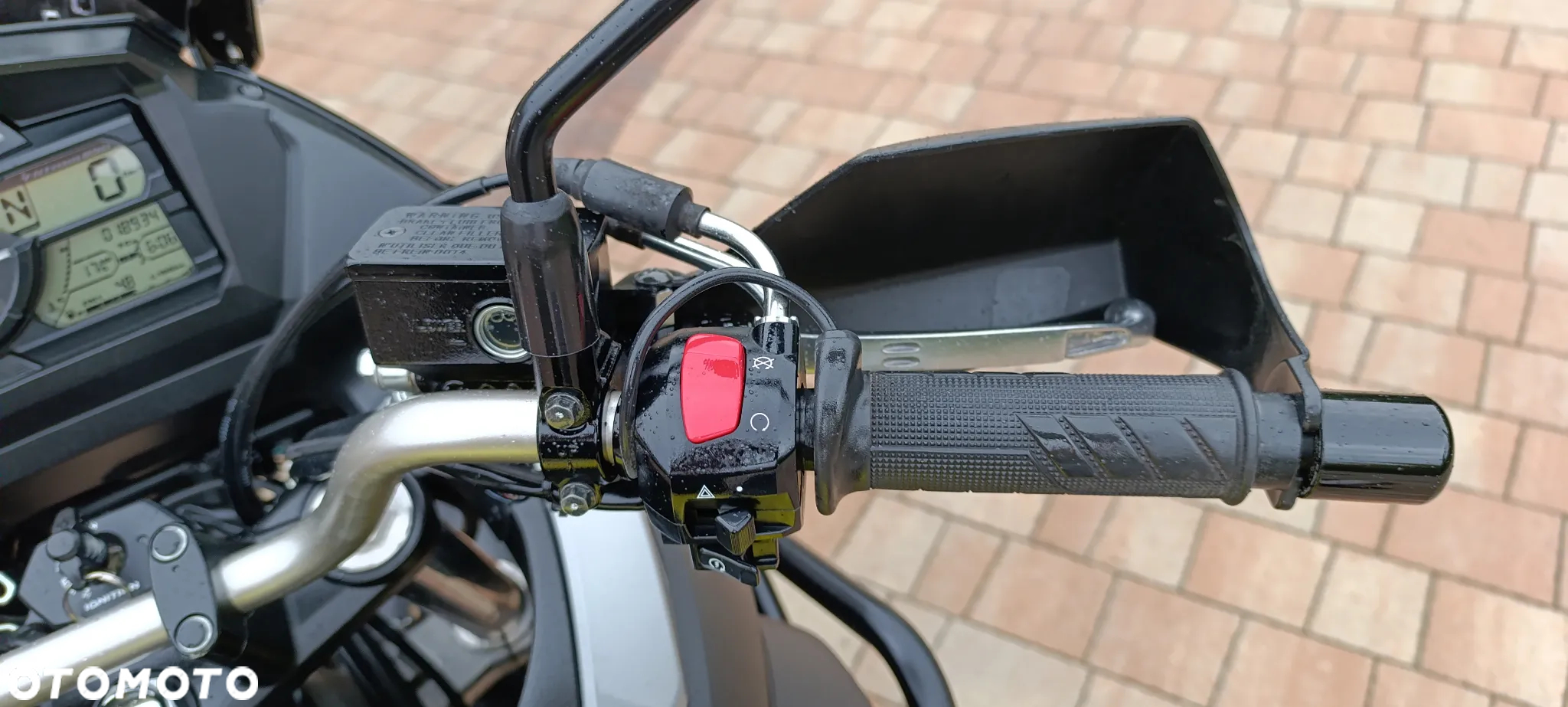 Suzuki V-STROM - 11