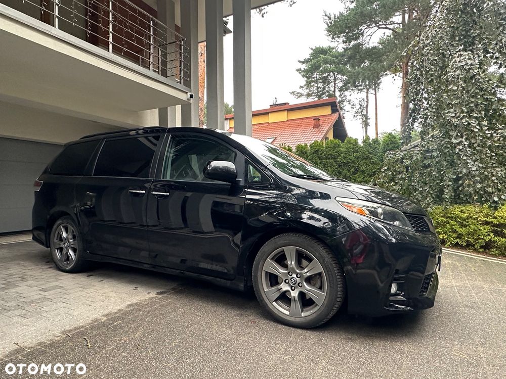 Toyota Sienna 3.5 V6 - 8