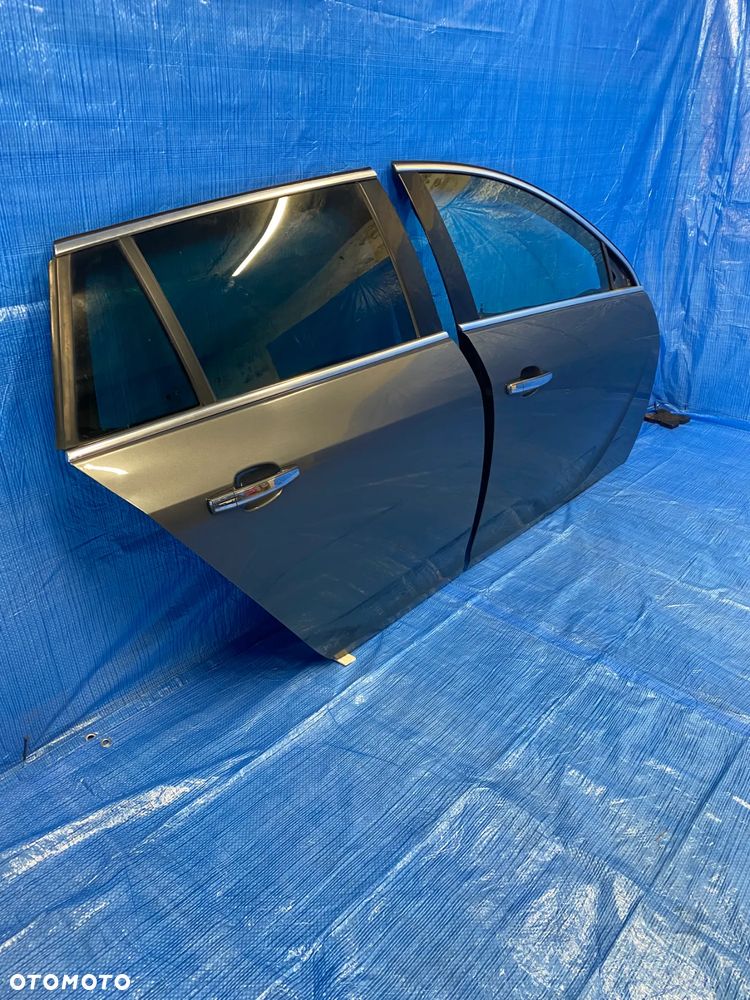 OPEL INSIGNIA A DRZWI PRAWE PRAWY TYŁ TYLNE SZARE Z177 KOMPLETNE - 4