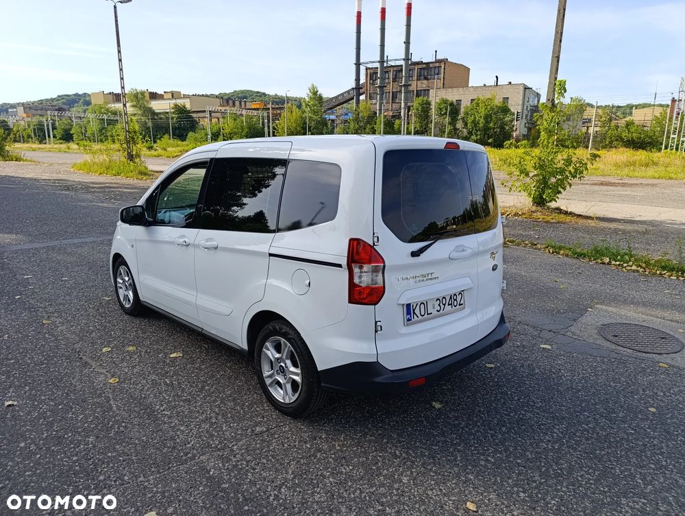 Ford Transit Courier - 9