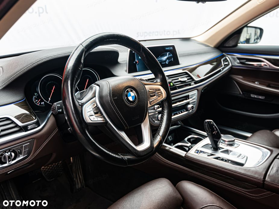 BMW Seria 7 740d xDrive - 14