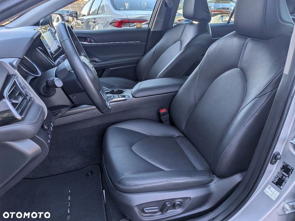 Toyota Camry 2.5 Hybrid Comfort CVT - 23