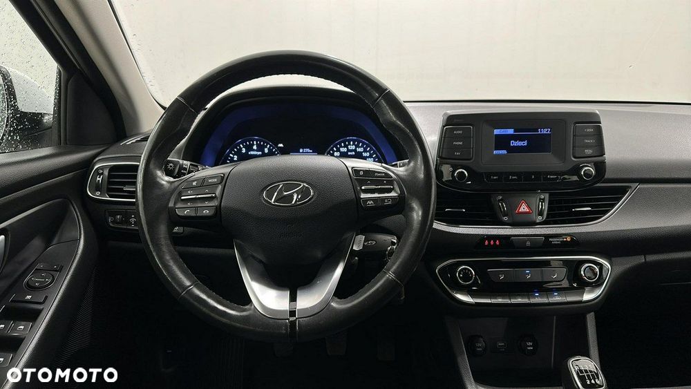 Hyundai i30 1.5 DPI Classic + - 9