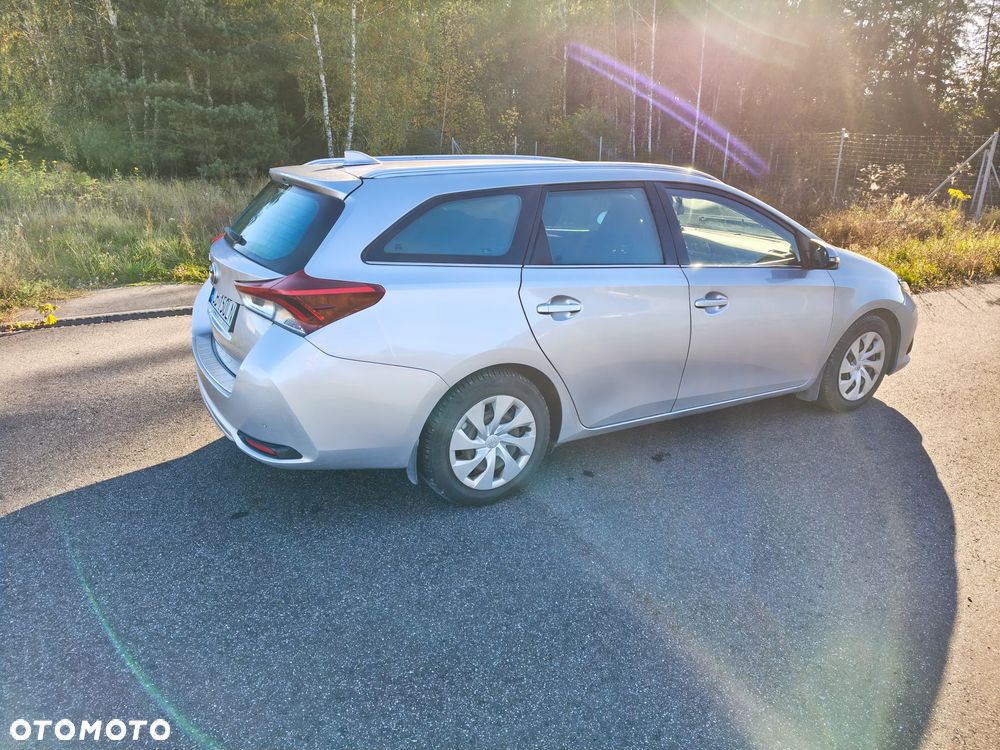 Toyota Auris 2016 photo 5