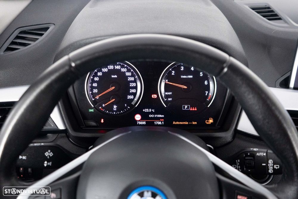 BMW X1 25 e xDrive Corporate Edition - 26