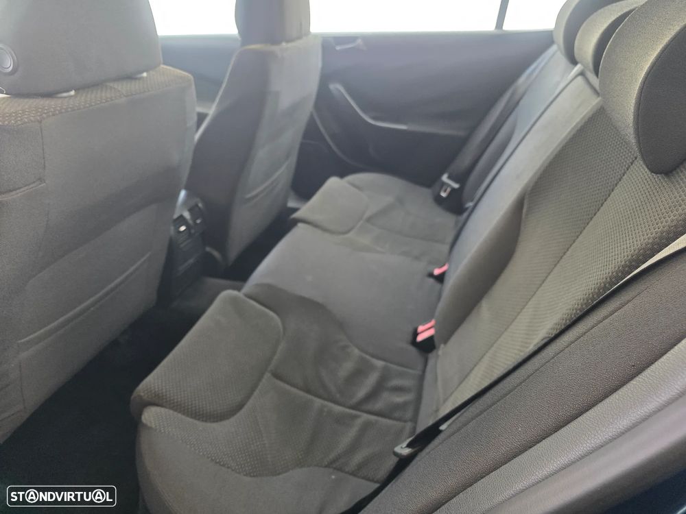 VW Passat 2.0 TDI Highline IM - 30