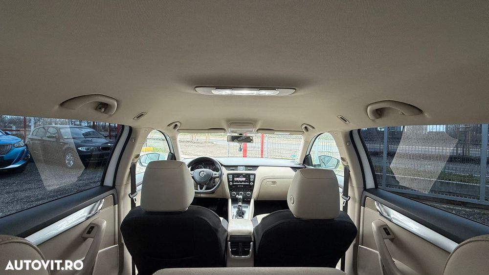 Skoda Octavia 2.0 TDI DSG Tour - 6