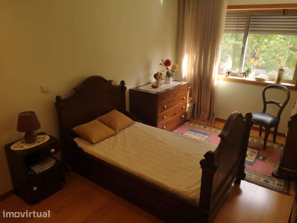 Quarto - localizado em Nogueira Fraião e Lamaçães Braga - Grande imagem: 5/12