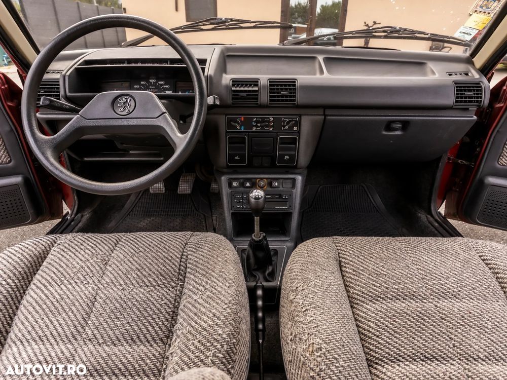 Peugeot 305 - 11