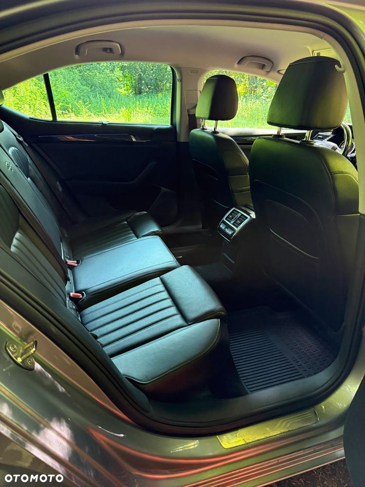 Skoda Superb 2.0 TDI L&K DSG - 16