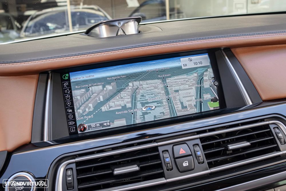 BMW 750 Li xDrive Pack M — fotografia 21