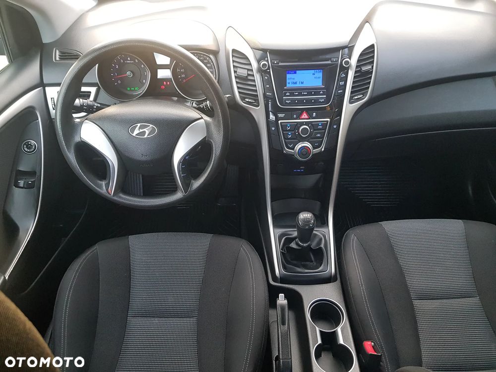 Hyundai i30 blue 1.4 Classic - 23